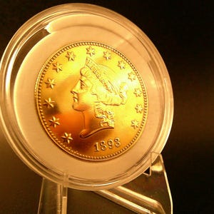 Rare Vintage Gold Liberty 20 dollar Coin - not real gold