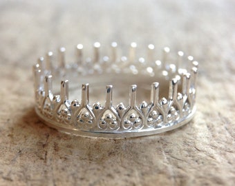 Anillo delicado de plata de ley con forma de horquilla. Anillo de amor con filigrana. Anillo de corona de princesa. Anillos apilables estilo boho para mujer. Anillos apilables de plata 925 para mujer.
