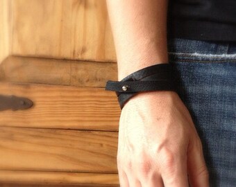 Triple wrap genuine black leather bracelet. Adjustable multilayer leather cuff with stud closure. Handmade unisex 10mm strap wrist band.
