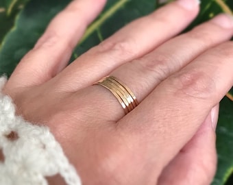 Set of 5 thin textured gold ring. 14K gold filled rings. Dainty skinny ring for women. Boho ring set. Anneau femme, Stacking Rings