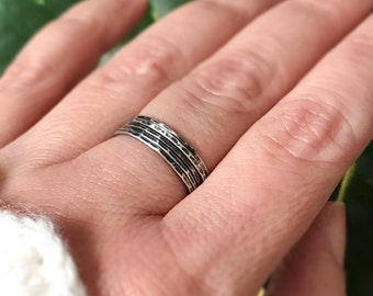 Set of 5 oxidized silver ring set. Dainty Rings, Hammered Rings, Sterling Silver Rings Set, Stacking Rings, Boho ring set