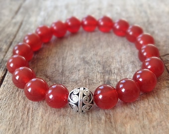 Carneool edelsteenarmband voor heren. Sacrale chakra-kristalgenezingssieraden voor motivatie van vitaliteit. Sterlingzilveren accentkraal. Kralen van 10 mm