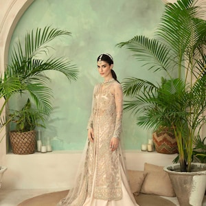Pakistanische Designer-Brautkleider : Eleganter Shalwar Kameez, Lehenga Choli, Abendkleider & formelle Maxi-Kittel