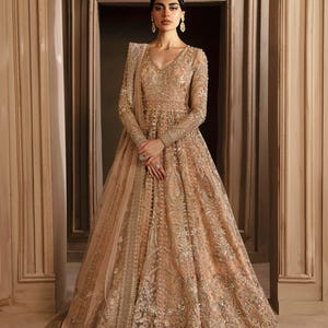 &quot;&quot;Handverzierte pakistanische Designer Braut- und Abendkleider - Maxikleider, Shararas, Ghararas und Kurtis&quot;