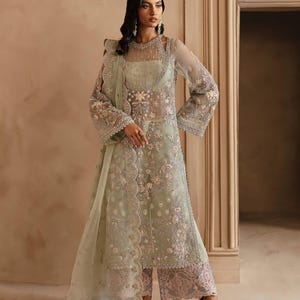 Moderne pakistanische Designer-Kleidung: Braut- und formelle Outfits, Shalwar Kameez, Lehenga Choli, Maxi, Kleid, Gehrock, östliche Kleider