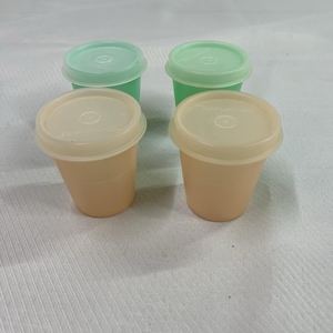 Vintage Tupperware Midget Cups Contenitori Coperchio 2oz Set di 4 Vari Colori Pastello