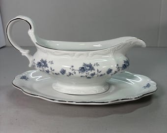 Salsera y plato base de porcelana fina con diseño floral vintage de Johann Haviland Blue Garland.