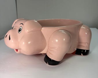 Bol para aperitivos Fun-Damental Too Ltd. con sonido de cerdito rosa, modelo vintage de 1996.