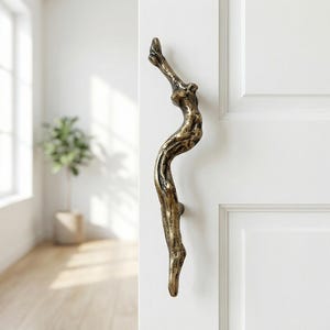 Manija de puerta de latón hecha a mano con diseño de serpentina fluida para uso interior o exterior