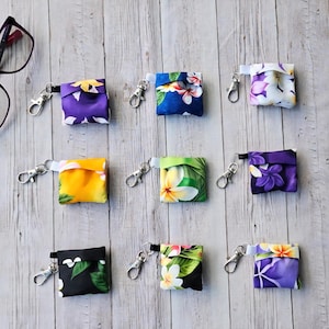 Eyeglass Wipe Pouch Keychain ~ Microfiber Cleaning Cloth ~ Sunglasses Reading Glasses Tablet  Phone Cleansing Towel