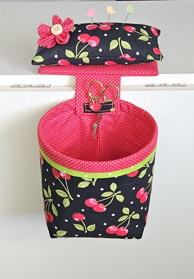 Cotton Fabric Thread Catcher With Detachable Pin Cushion and Detachable ...