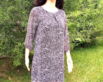 Black & White Dress: Sheer Sleeves, Loose Fit - Pre-Owned