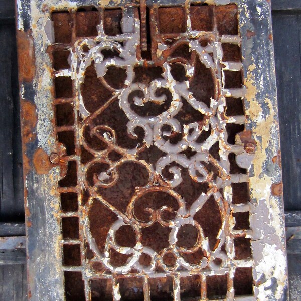 Victorian Rusty Dusty Painted Heat Grate