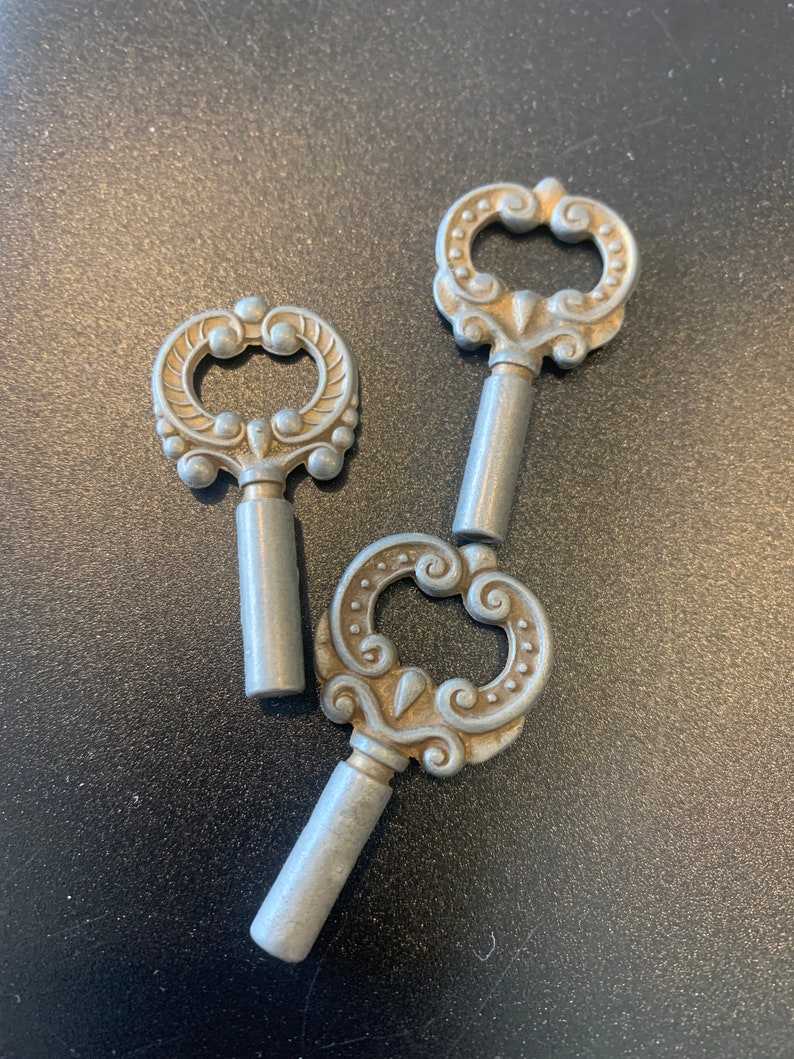 Three Old Winder Keys Vintage Lamp Keys DIY Steampunk Etsy