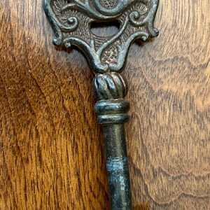 Old Elegant Brass Skeleton Key w Faded Golden Honeycomb Face DIY Steampunk Gothic Jewelry Pendant Supply image 3