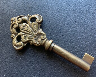 Exquisite Old Brass Skeleton Key - Ornate Brass Hardware - DIY Altered Art Collage