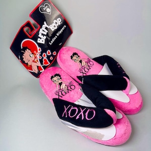 RARE 2008 Betty Boop Ladies Slippers – Size 9 – XOXO Design – NEW with Tag!