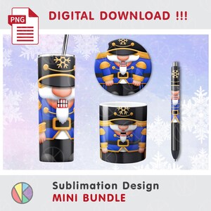 Op de afbeelding: Een mini-bundel sublimatieontwerpen met een notenkraker-thema. De bundel bevat een tumbler, onderzetter, mok en pen, allemaal in een blauw, zwart en goud kleurenschema. De tekst "DIGITAL DOWNLOAD !!!" en "Sublimation Design MINI BUNDLE" zijn ook zichtbaar.