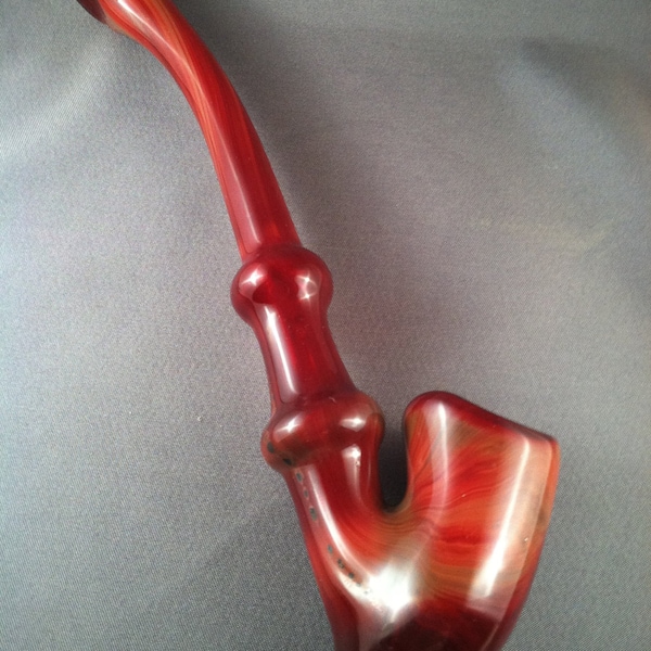Funktionellt konstglas - Röd Gandalfpipa