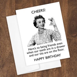 Carte de voeux d'anniversaire dents et seins vierge
