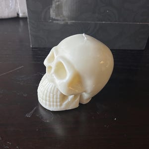 Skull Candle | Spooky Decor | Handmade Halloween Wax Candle