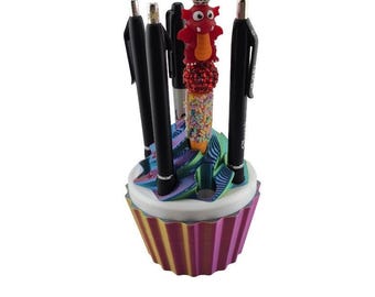 Cupcake Shaped Pen Display – 3D Printed Desk Organizer | Rotating Base | Holds 12 Pens | Teacher Gift, Office Decor