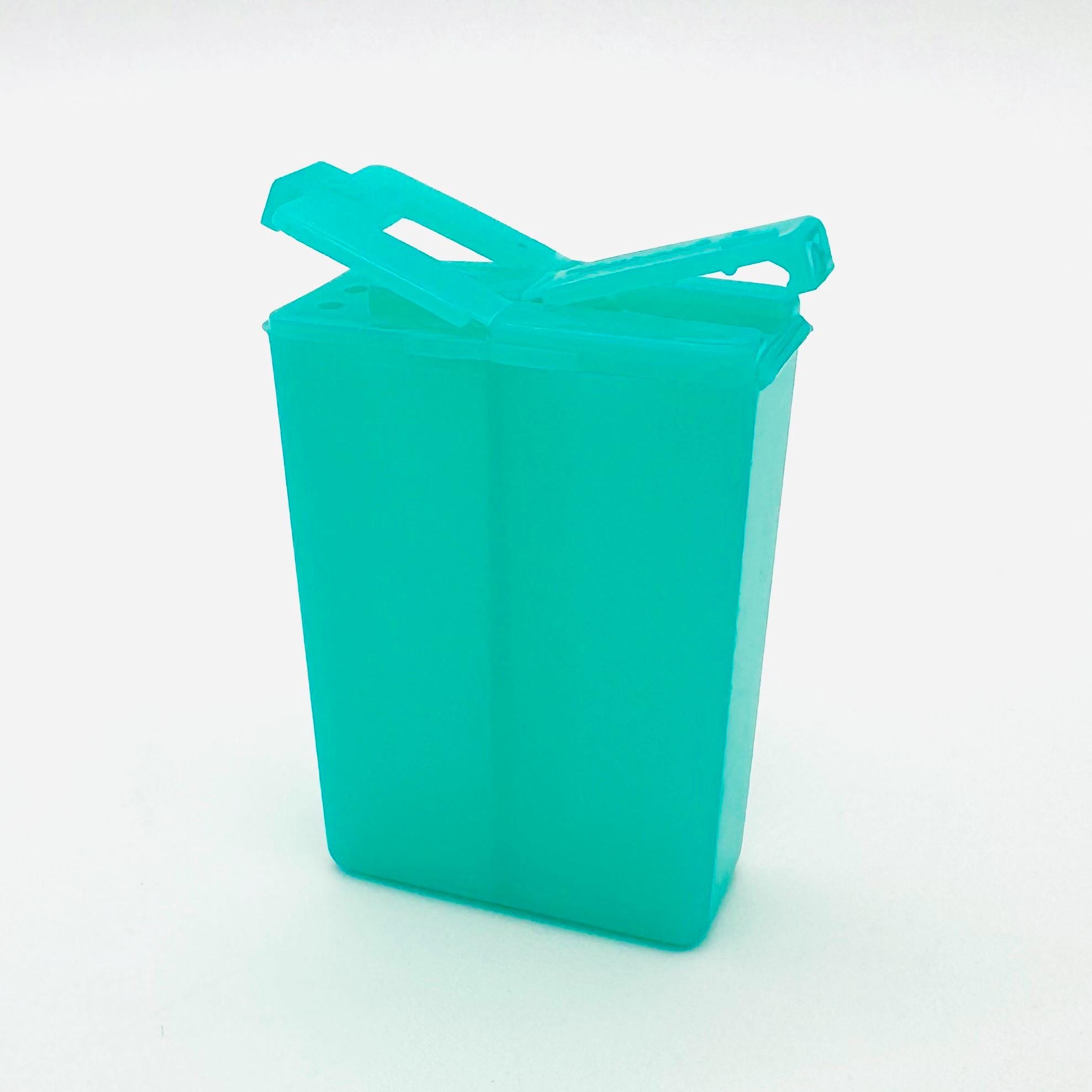 Tupperware Turquoise Mini Salt & Pepper Shaker Travel Divided