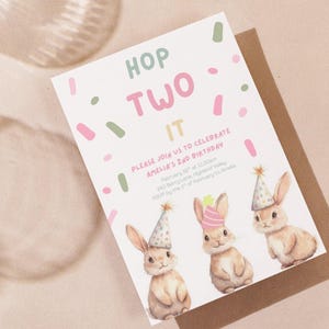 Kaninchen 2.Geburtstag Einladungsvorlage: Hop Two It! (Digitaler Download)