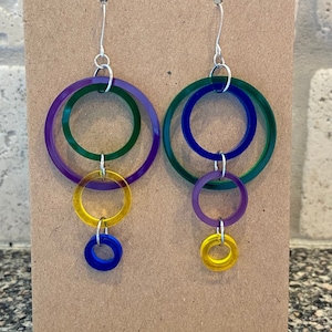Mix Match Color Circle Earrings.  Acrylic.  Laser Cut.  Modern Art.  Shop Name: jillmccp