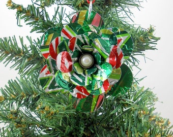 Adorno navideño de flor de Mountain Dew. Arte con latas de refresco recicladas. Tienda de doble cara: Jillmccp.