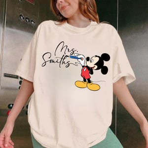 Personalized Mickey Teacher Shirt, Teacher Shirt, Mickey Mouse T-Shirt, Back To School Shirt, Custom Name Gift, Gift For Teacher bild 4