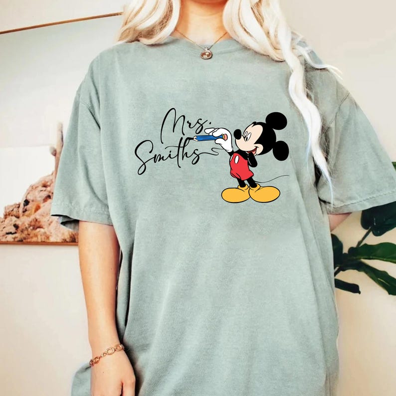 Personalized Mickey Teacher Shirt, Teacher Shirt, Mickey Mouse T-Shirt, Back To School Shirt, Custom Name Gift, Gift For Teacher bild 3