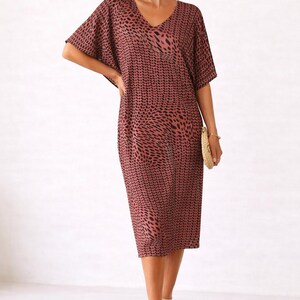 Dusty Rose Geometric Print Midi Dress | V-Neck Batwing Sleeve Shift Style