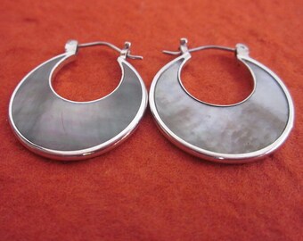 Sterling Silver Black mother of pearl round Hoop Earrings, Balinese handmade hoop earrings length 2.5 cm