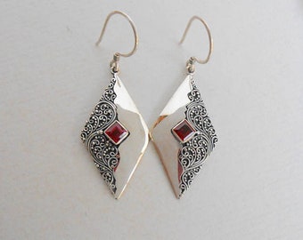 Superbes boucles d'oreilles en argent sterling grenat, boucles d'oreilles en argent faites à la main, grenat, longueur 5 cm