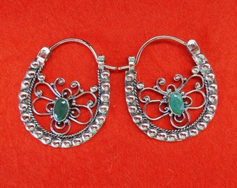 Boucles d’oreilles cerceau Kupu-Kupu Butterfly émeraude en argent sterling, boucles d’oreilles cerceau en argent, bijoux faits à la main, Émeraude