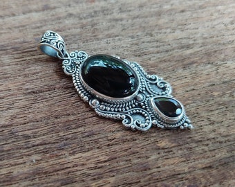 Sterling Silver black onyx pendant, Sterling silver Pendant Bali Handmade jewelry onyx 1970's style