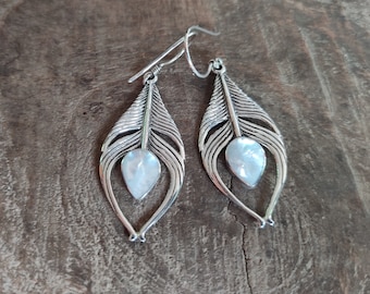 Boucles d'oreilles pendantes en nacre blanche en argent sterling séduisante / boucles d'oreilles en argent de 2 pouces de long