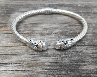 Solid Silver sterling Moonstone gemstone bangle bracelet, Balinese handmade silver bangle bracelet width: 4 mm.