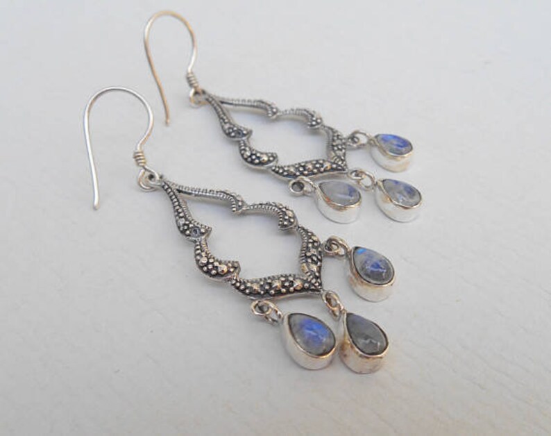 Boucles d'oreilles pendantes en argent sterling faites à la main, pierres précieuses de pierre de lune, boucles d'oreilles pendantes en argent, bijoux faits main, boucles d'oreilles pendantes en argent, cadeaux pour elle image 2