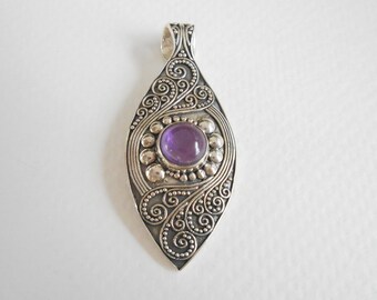 Ravish sterling Silver Amethyst Gemstone pendant / silver 925 / Handmade women Jewelry 45x 20 mm.