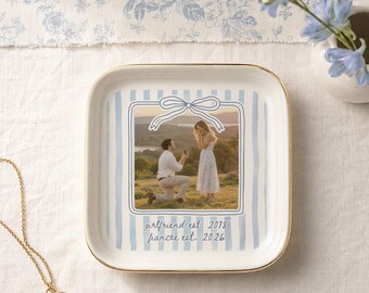 Engagement Photo Ring Jewelry Dish, Custom Wedding Ring Holder, Newly Engaged Gifts, Fiancée Gift, Personalized Couple Picture Ring Dish