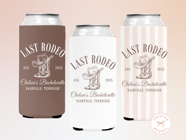 Puede incluir: Tres enfriadores de latas con el texto "LAST RODEO" y una ilustraci&oacute;n de sombrero y bota de vaquero. Los enfriadores son marrones, blancos y a rayas. El texto incluye "AUG 2025" y "Chelsea's Bachelorette, Nashville, Tennessee."
