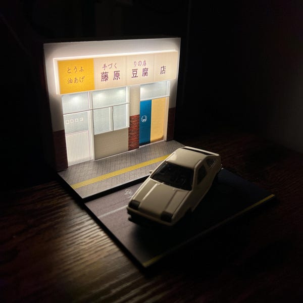 Diorama del AE86 inspirado en el anime Initial D a escala 1/64