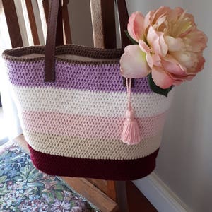 Digital Crochet  Bag Pattern.   Easy and Quick.   Weekend project.  Make Gifts to Sell