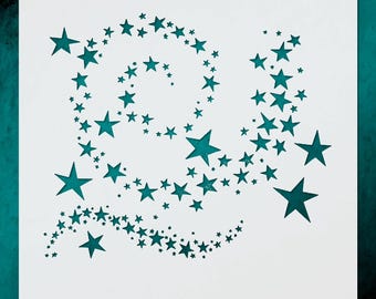 Pode incluir: Um estêncil branco com um desenho de estrelas de vários tamanhos. As estrelas estão dispostas em espiral e fluxos, criando um padrão dinâmico e celestial. As estrelas são de cor verde-azulado.