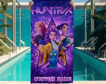 Serviette de plage personnalisée en microfibre pour filles Kpop HUNTRIX, serviette de bain pour filles chasseur de démons, nom personnalisé, cadeau pour fan de Kpop, cadeau enfant, cadeau d'anniversaire