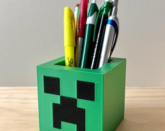 Minecraft-Inspired Creeper Pencil Holder | Desk Accessory | Minecraft-Style | Pen Holder | Gaming Gift | Vibrant Color | Desk Organizer