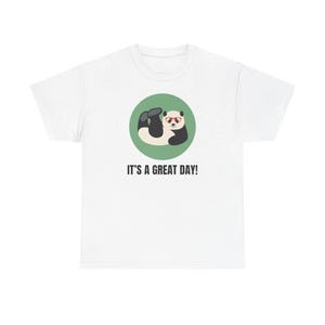 T-shirt graphique Happy Panda, tenue décontractée mignonne, cadeau pour les amoureux des animaux, parfait pour tous les jours, t-shirt pour les grands jours