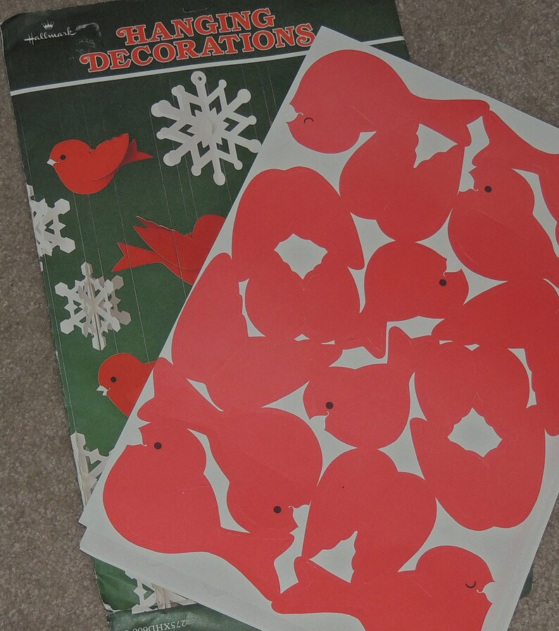 1982 Hallmark Red Birds and Snowflakes paper Hanging Decoration Intact in package